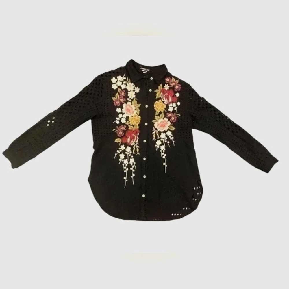 Johnny Was Workshop Embroidered Eyelet Button Down Size Small